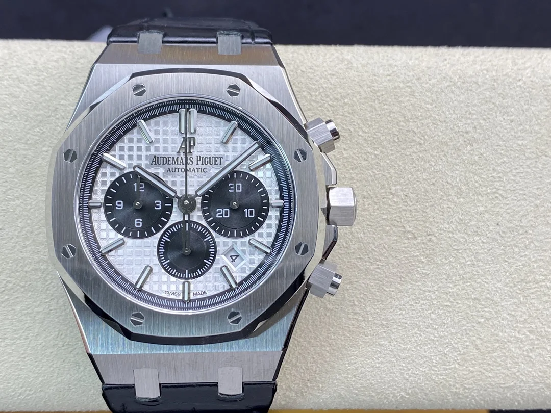 Audemars Piguet Royal Oak Chronograph- 1:1 Superclone 1 4d39d6_824994ef6a4d411bb3c09a4c37391042mv2-1.webp