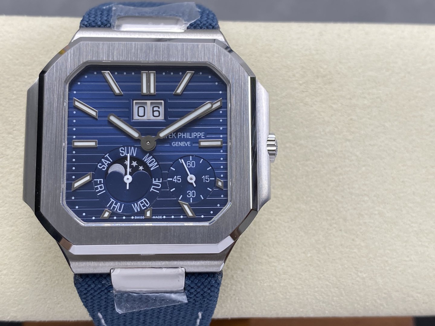 Patek Philippe 5822P-001 Superclone