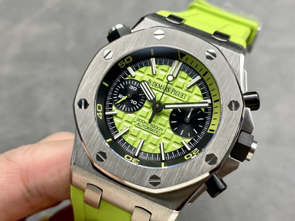Audemars Piguet Royal Oak Offshore Diver 26703 product image 2