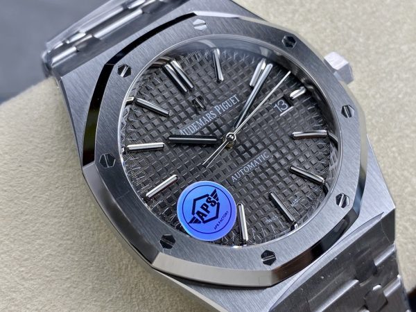 Audemars Piguet RO 15400 Green Dial product image 2