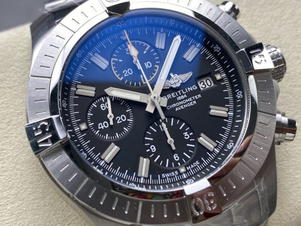 Breitling Super Avenger II product image 2