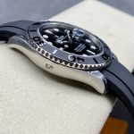 Yacht-Master 42mm Black Dial Steel Case & Rubber Strap – product image 1