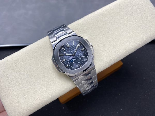 Patek Nautilus Moonphase 5711 - 1:1 Swiss Clone product image 2