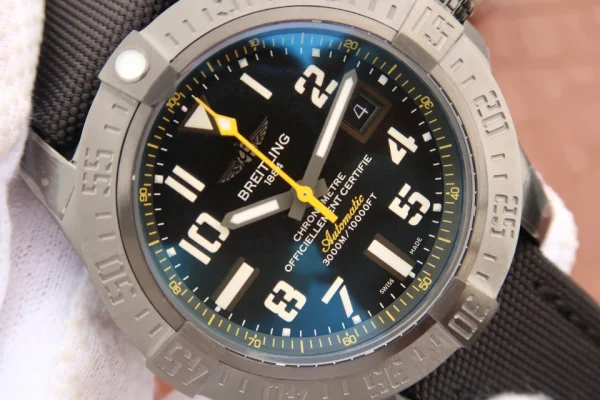 Breitling Avenger II — Configuration 02 product image 2