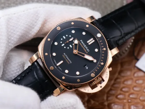 Panerai Submersible PAM684 product image 2