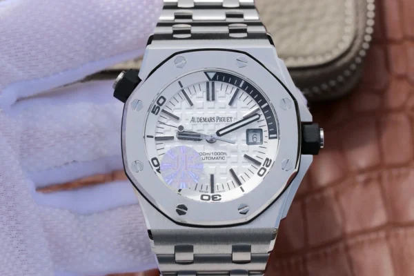 Audemars Piguet Royal Oak Offshore Diver 15703 — Configuration 02 product image 1