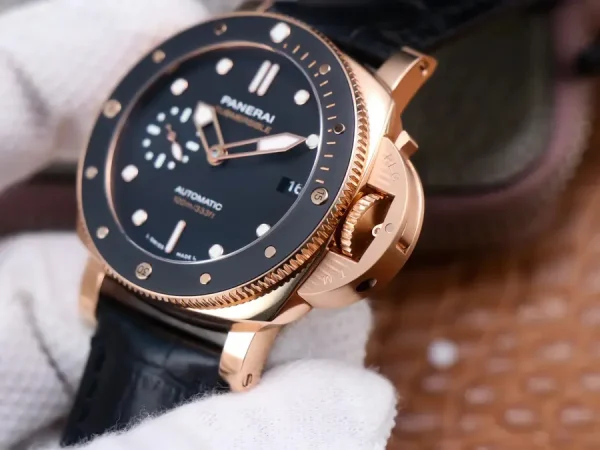 Panerai Submersible PAM684 product image 1