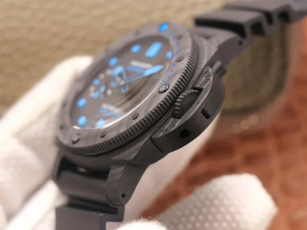Panerai Luminor Submersible PAM 960 product image 2
