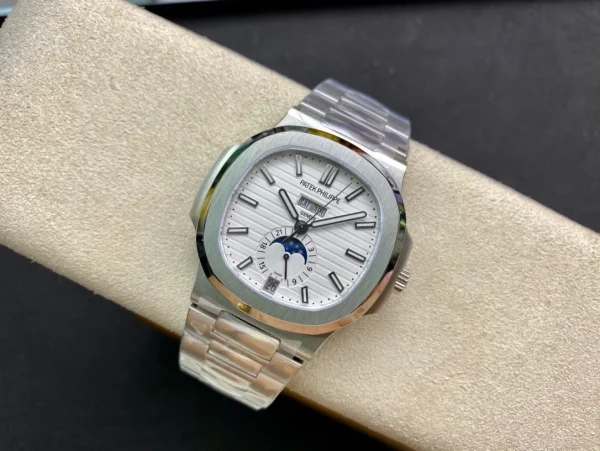 Patek Philippe Nautilus Annual Calendar 5726 — Configuration 02 product image 2