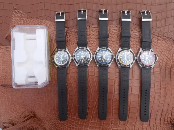 Breitling SuperOcean - 42mm — Configuration 01 product image 3