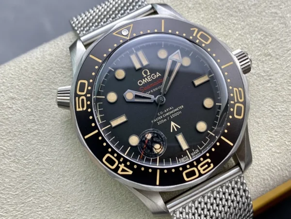Omega Seamaster Diver 300M CO-AXIAL Master Chronometer 42mm Titanium product image 2