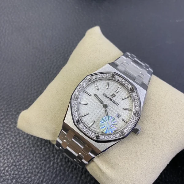 Audemars Piguet Royal Oak 67650 33mm — Configuration 01 product image 2
