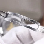 Patek Philippe Nautilus 5712/1A-001 — Configuration 04 – product image 1