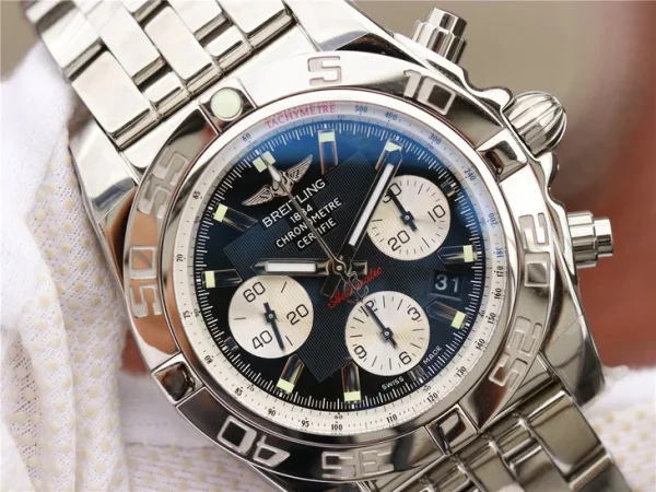Breitling Chronomat B01 product image 2