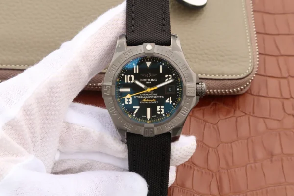 Breitling Avenger II — Configuration 02 product image 1