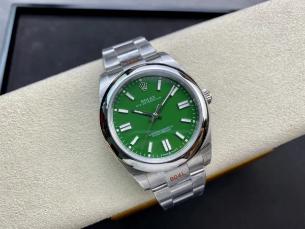 Rolex Oyster Perpetual 41 Ref: 124300 — Configuration 04 product image 2