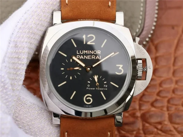 Panerai Luminor PAM 00423 — Configuration 02 product image 1