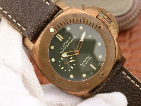 Panerai Luminor Submersible PAM382 Bronzo product image 2
