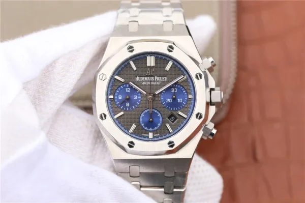 Audemars Piguet Royal Oak Chronograph — Configuration 01 — Reference RSC-18933 product image 1