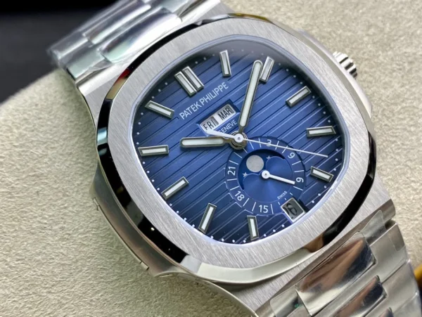 Patek Philippe Nautilus Annual Calendar 5726 — Configuration 01 product image 2