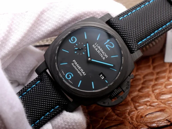 Panerai Luminor PAM 01661 — Configuration 02 product image 2