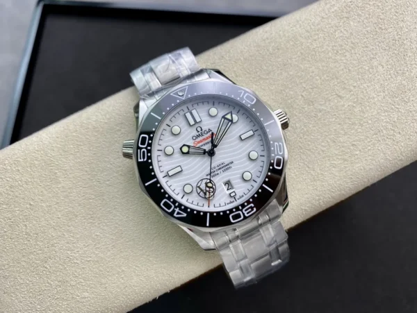 Omega Seamaster Diver 300M CO-AXIAL Master Chronometer 42mm White Dial product image 2