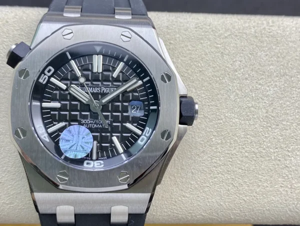 Audemars Piguet Royal Oak Offshore Diver 15720ST product image 1