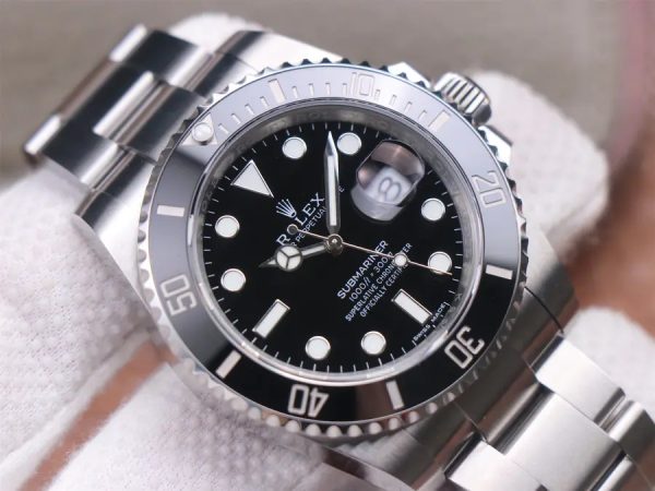Submariner Date116610 product image 2