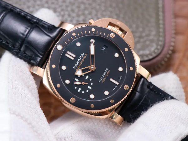 Panerai Luminor Submersible 3 days PAM684 Rose Gold product image 2