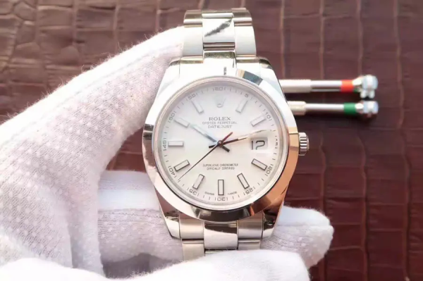 Rolex Datejust II116300- 41mm product image 1