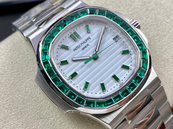 Patek Philippe Nautilus 5711/1A-011 — Configuration 01 product image 2